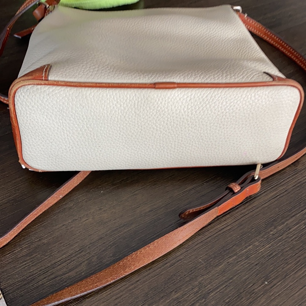 Dooney & Bourke crossbody purse - Picture 9 of 9